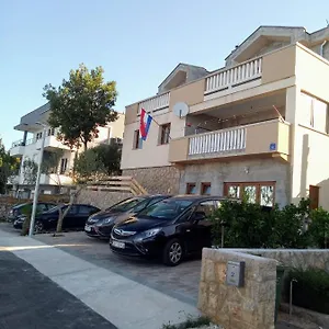 https://apartment-andjela.hotelinzadar.com