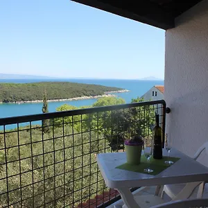 https://apartments-unija-duga-uvala.in-istria.net